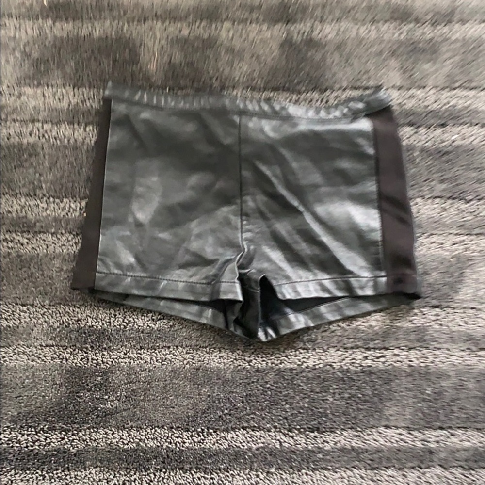 F21 Faux leather Moto🖤 🏍 shorts